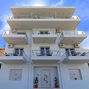 Nefelis Guest house Himare